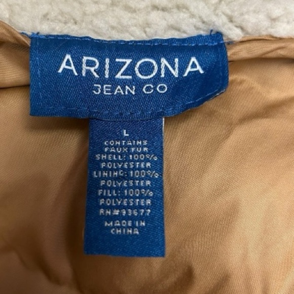 Arizona Womens Puffer Vest Juniors size L color golden pore-loved - Picture 9 of 10